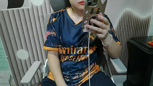 Emachiii online show from 09-10-25, 05:50