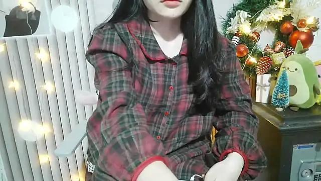 Emachiii online show from 12-16-25, 01:10