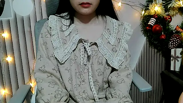 Emachiii online show from 12-17-25, 01:21