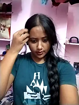 Snapshot of Fun__with__Prity chatting on 09-15-25, 05:35 Fun with Prity online show from 09-15-25, 05:35