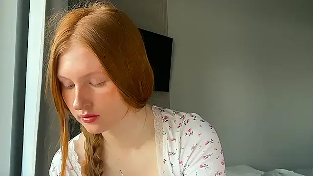 Snapshot of LuxXAngel chatting on 06-13-26, 01:03 LuxXAngel online show from 06-13-26, 01:03