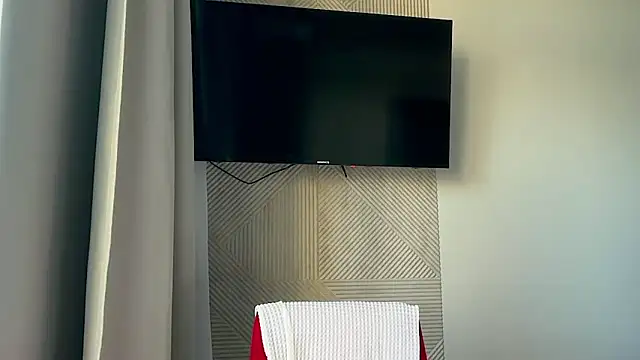Snapshot of LuxXAngel chatting on 07-01-26, 12:22 LuxXAngel online show from 07-01-26, 12:22
