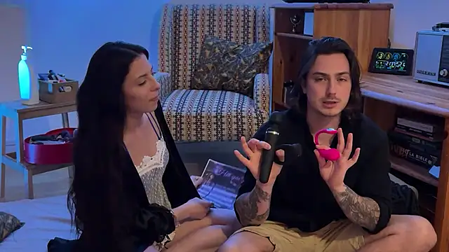 Snapshot of Airelle chatting on 03-31-26, 07:38 Airelle online show from 03-31-26, 07:38