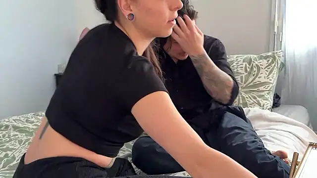 Snapshot of Airelle chatting on 02-14-26, 10:15 Airelle online show from 02-14-26, 10:15