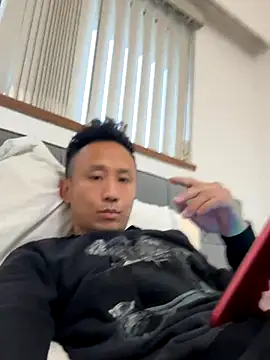 Snapshot of vallent970 chatting on 10-23-25, 11:36 vallent970 online show from 10-23-25, 11:36