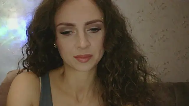 Amber Carrol online show from 11-18-25, 05:16