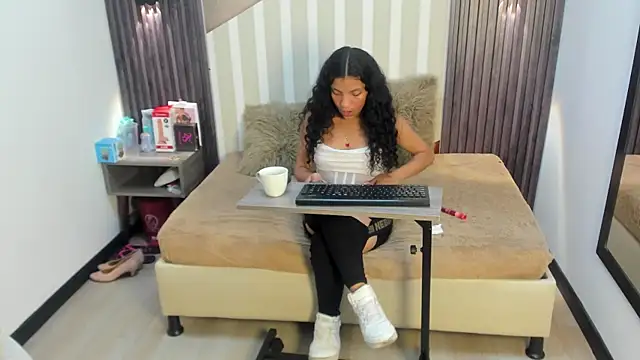 LittleeStar online show from 06-11-26, 02:53