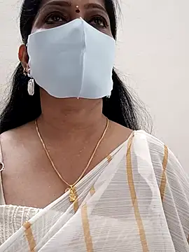 shivani27 online show from 09-15-25, 03:34