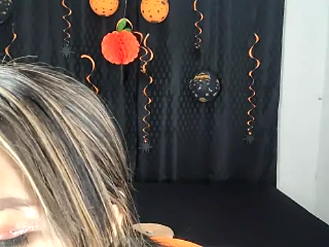 AntonelaMorriz online show from 10-13-25, 07:15