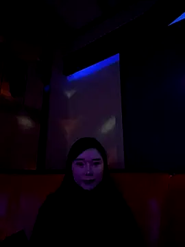 Snapshot of nana-bababa1 chatting on 10-29-25, 04:39 nana-bababa1 online show from 10-29-25, 04:39