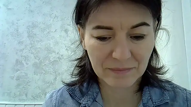 Krystal 82 online show from 11-16-25, 06:07