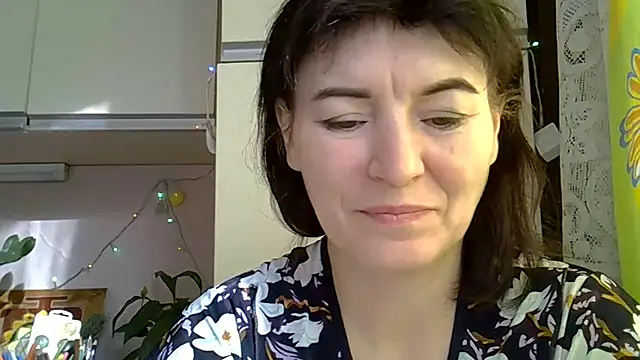 Krystal 82 online show from 10-18-25, 08:49