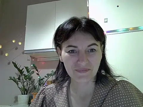 Krystal 82 online show from 10-09-25, 07:47