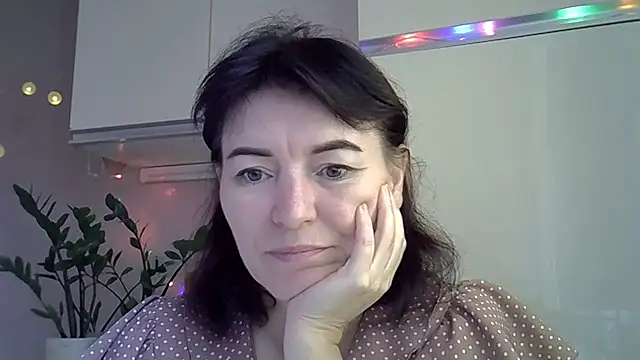 Krystal 82 online show from 10-15-25, 09:17