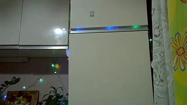 Krystal 82 online show from 10-31-25, 05:04