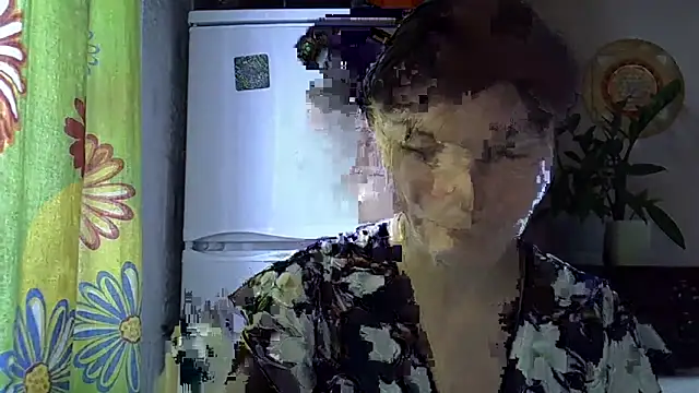 Krystal 82 online show from 11-23-25, 08:57