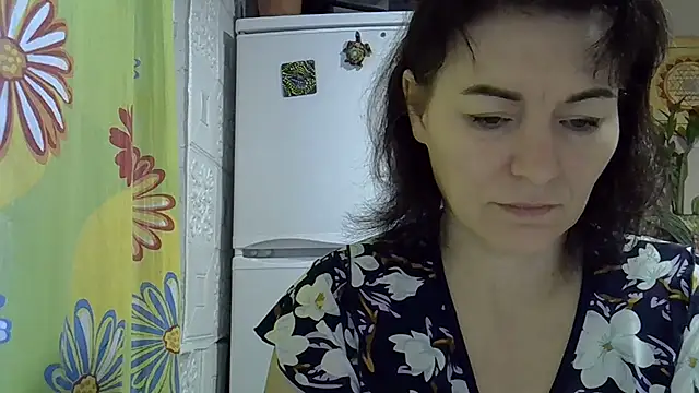 Krystal 82 online show from 11-20-25, 06:47