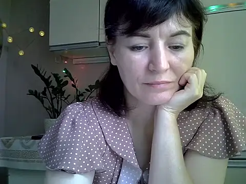 Krystal 82 online show from 10-10-25, 10:38