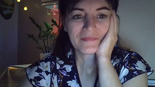 Krystal 82 online show from 10-18-25, 08:55