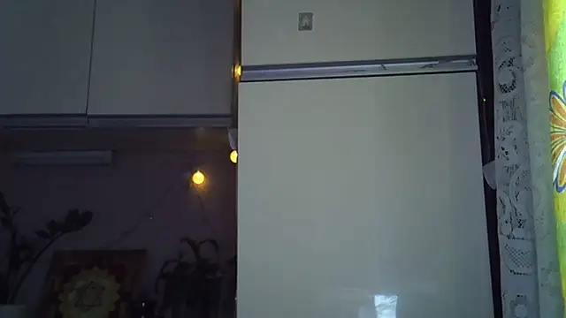 Krystal 82 online show from 10-30-25, 06:12