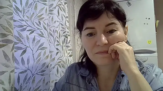 Krystal 82 online show from 12-17-25, 12:43