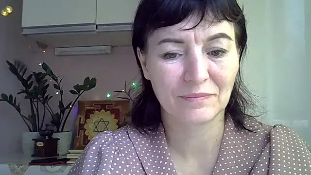 Krystal 82 online show from 09-18-25, 05:43