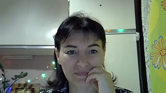 Krystal 82 online show from 09-28-25, 04:58