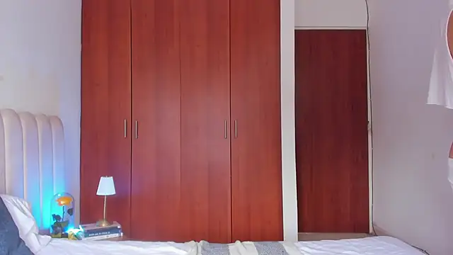 Dark beauty2 online show from 10-08-25, 03:57