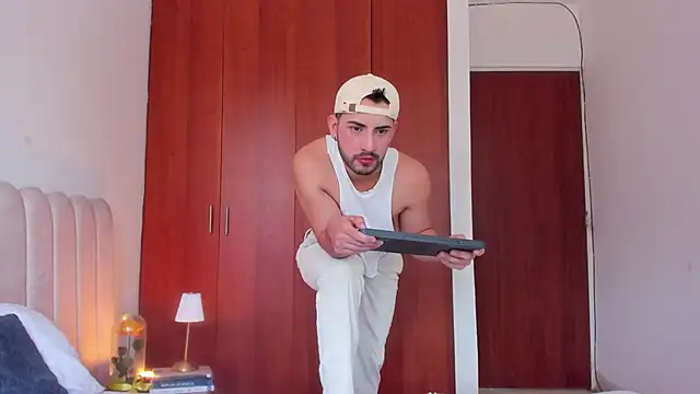 Dark beauty2 online show from 09-28-25, 06:15