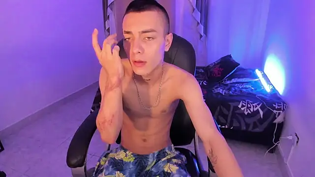 Dereck Boy8 online show from 12-22-25, 02:55