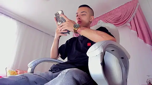 Dereck Boy8 online show from 09-30-25, 08:59