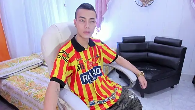 Dereck Boy8 online show from 10-21-25, 08:19