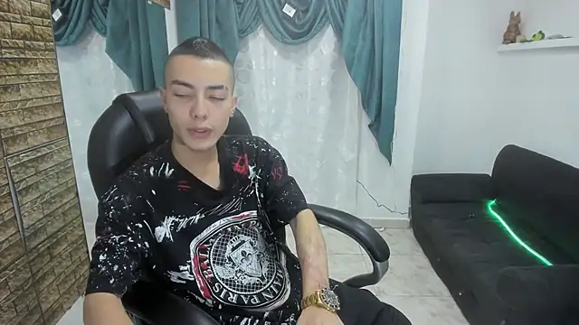 Dereck Boy8 online show from 09-10-25, 09:36