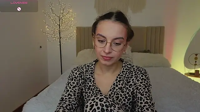 Real cutie1 online show from 04-09-26, 12:55