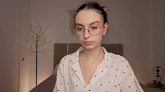 Real cutie1 online show from 03-26-26, 02:04