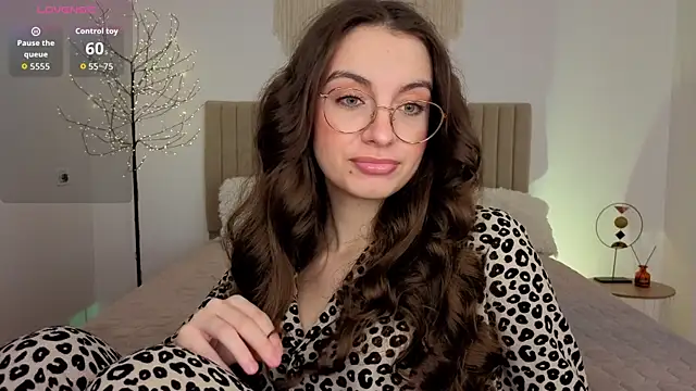 Real cutie1 online show from 05-30-26, 01:06