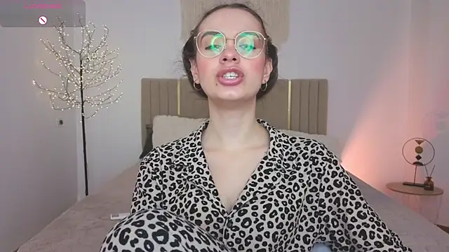 Real cutie1 online show from 05-09-26, 12:52