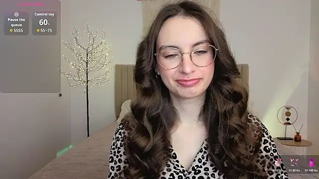 Real cutie1 online show from 06-04-26, 12:43