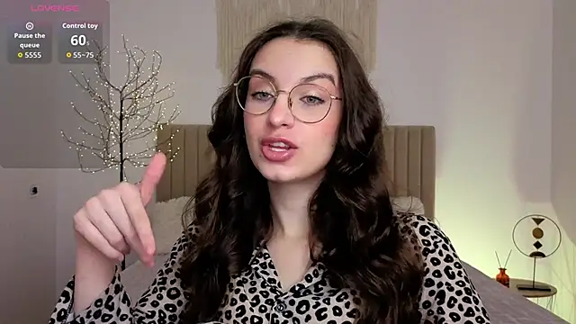 Real cutie1 online show from 06-08-26, 01:11
