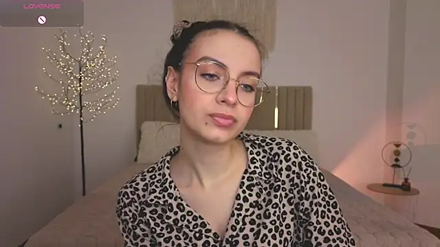 Real cutie1 online show from 05-13-26, 12:45