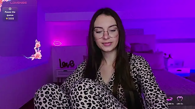 Real cutie1 online show from 10-21-25, 09:25