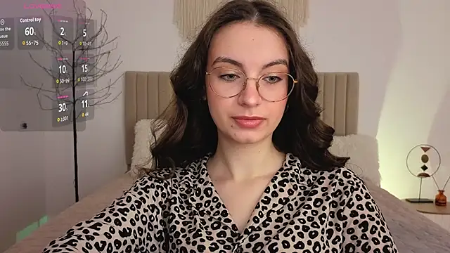 Real cutie1 online show from 06-03-26, 01:12