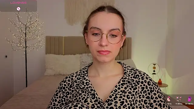 Real cutie1 online show from 05-25-26, 12:48