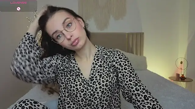 Real cutie1 online show from 04-13-26, 12:53