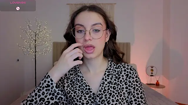 Real cutie1 online show from 05-22-26, 01:20