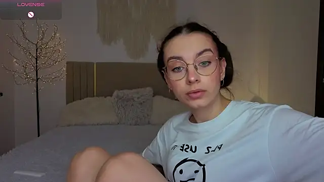 Real cutie1 online show from 04-07-26, 12:51