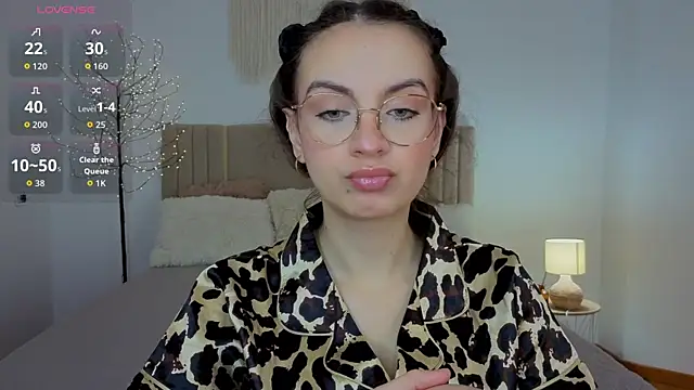 Real cutie1 online show from 07-15-26, 12:45