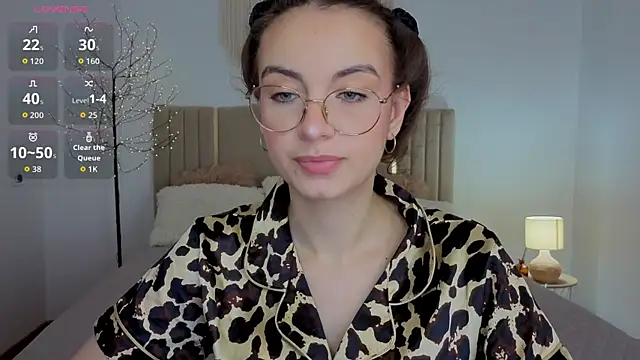 Real cutie1 online show from 07-16-26, 12:46