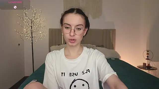 Real cutie1 online show from 04-04-26, 02:01