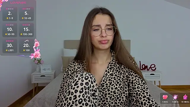 Real cutie1 online show from 10-13-25, 09:16